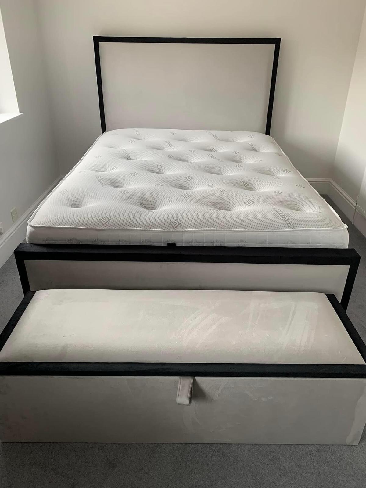 Outline Bed