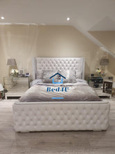 Load image into Gallery viewer, Shaf Bed with Curved Footboard