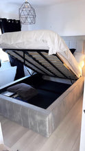 Load image into Gallery viewer, Hilton Ambassador Bed