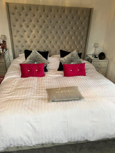 Load image into Gallery viewer, High Winged Beds