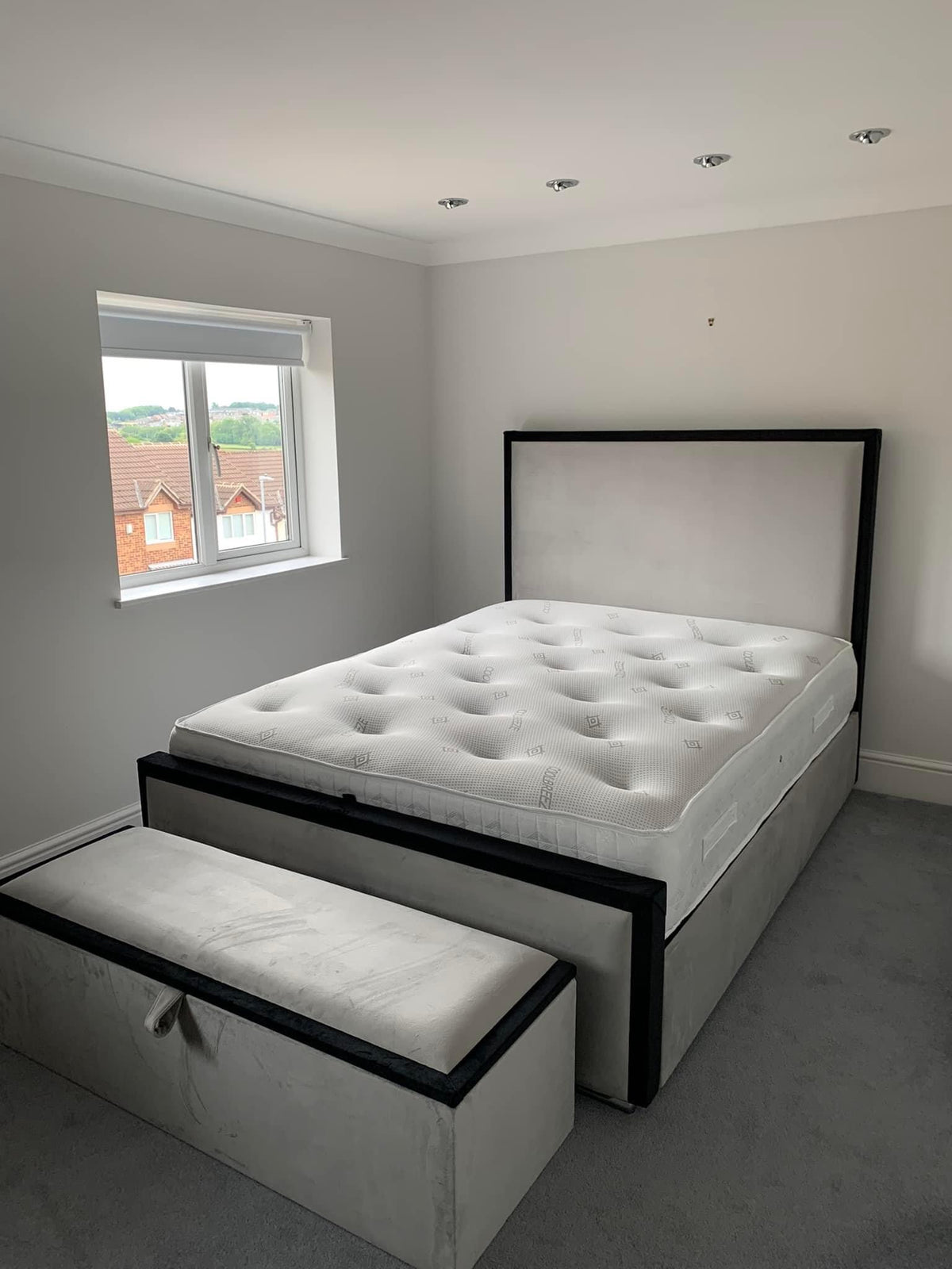Outline Bed