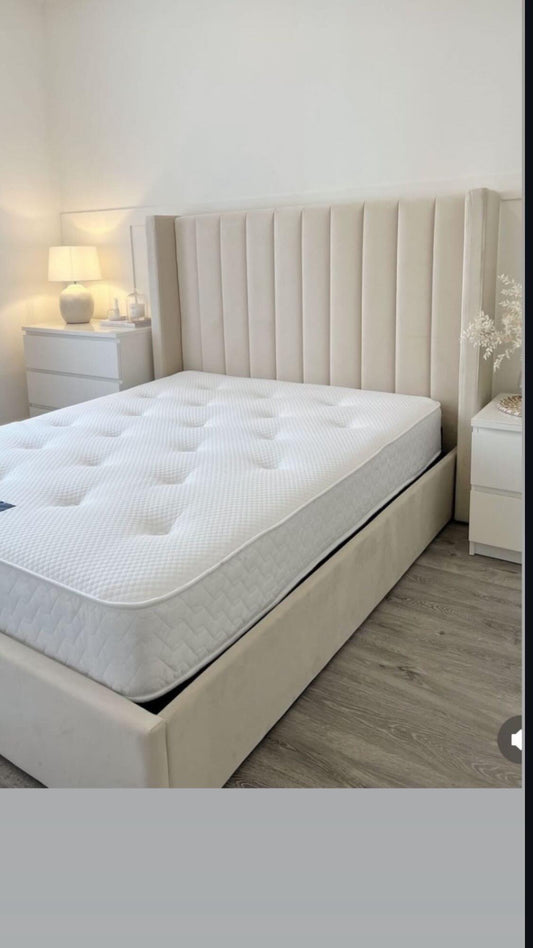 Thick Wing Celine Bed