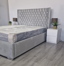 Load image into Gallery viewer, Oxford Winged Bed with plain footboard
