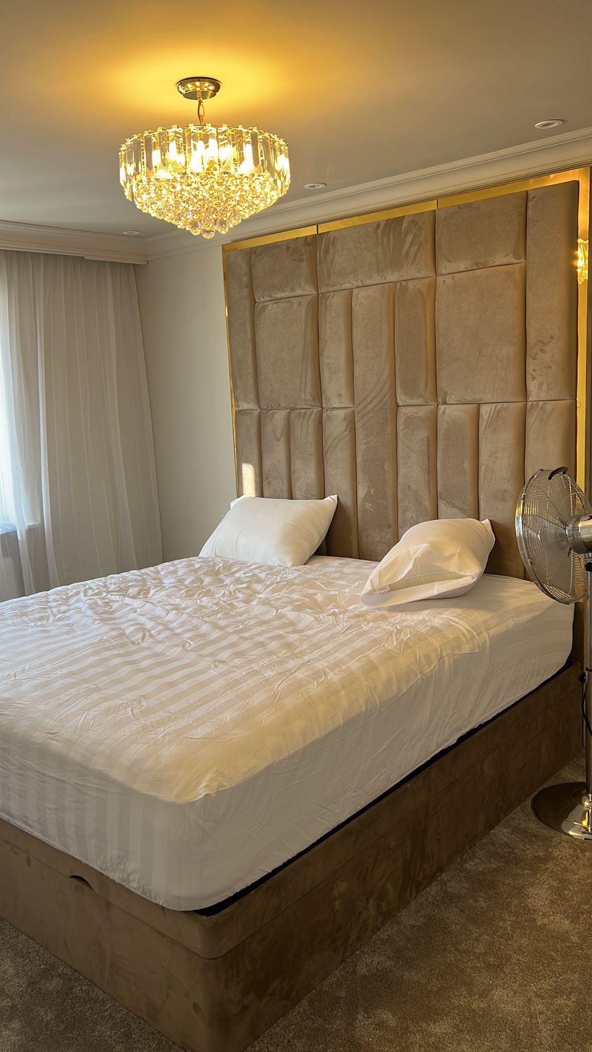 90 " Imperial Luxe Bed