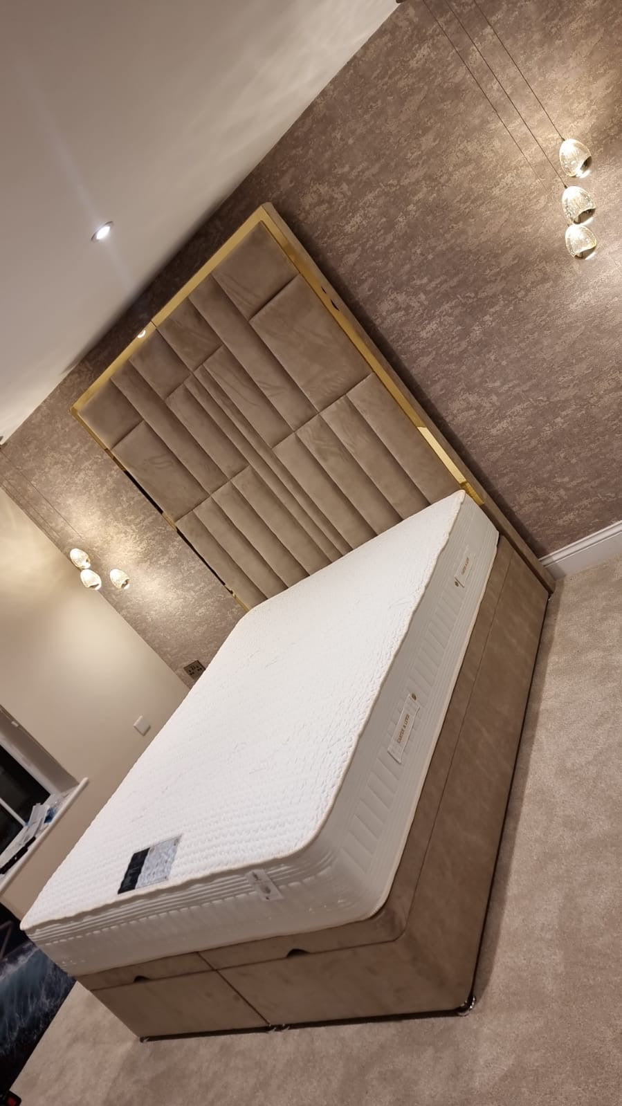 90 " Imperial Luxe Bed