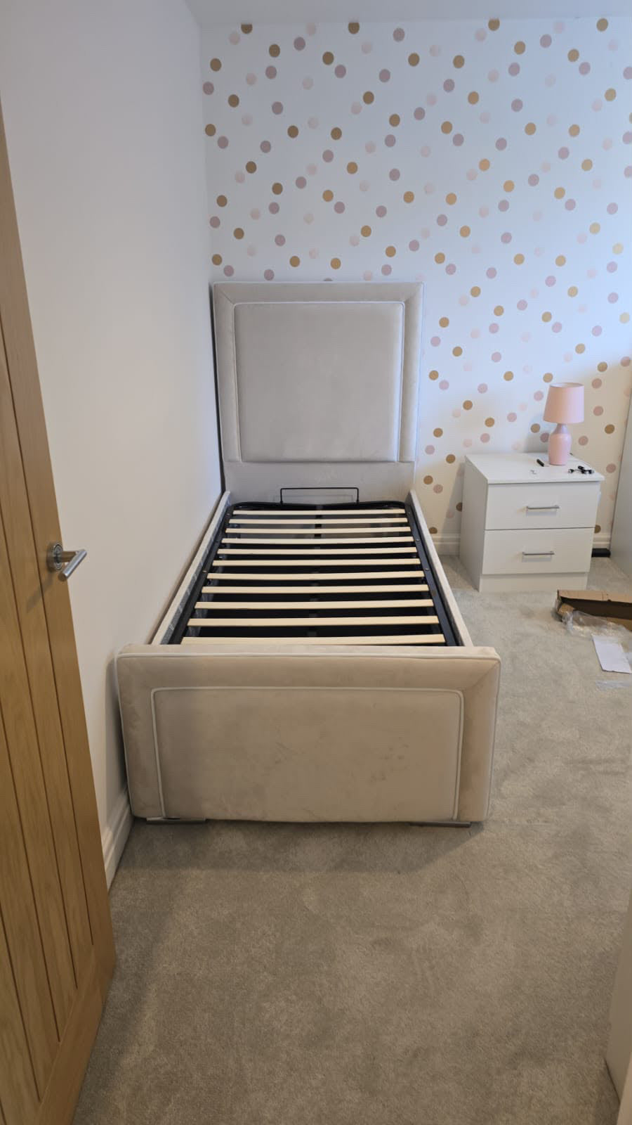 STRIP BED